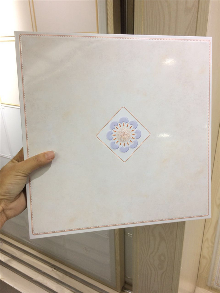 吊顶铝扣板覆膜和滚涂哪个好(铝扣板覆膜板与烤漆,滚涂各自优点)