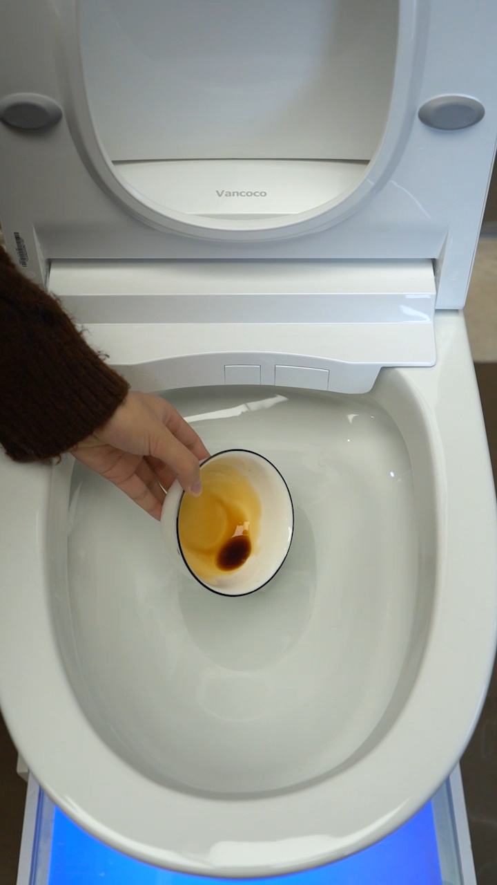 马桶按哪里怎么冲水(马桶怎么冲水按钮在哪)