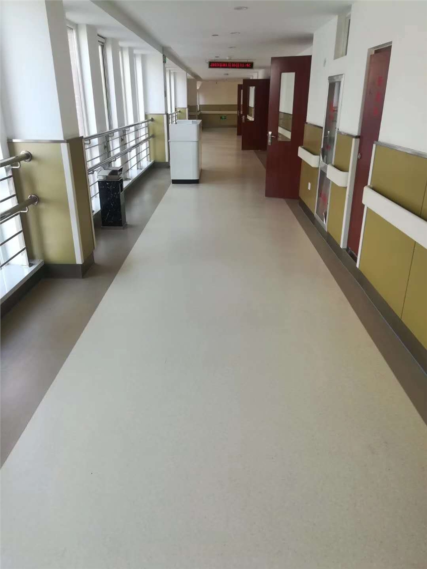 昆明地板塑胶哪里有卖(昆明市塑木地板批发市场)