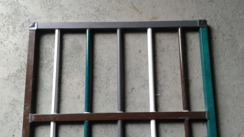 防护网和防盗窗哪个贵(防护网和防盗窗哪个贵一点)