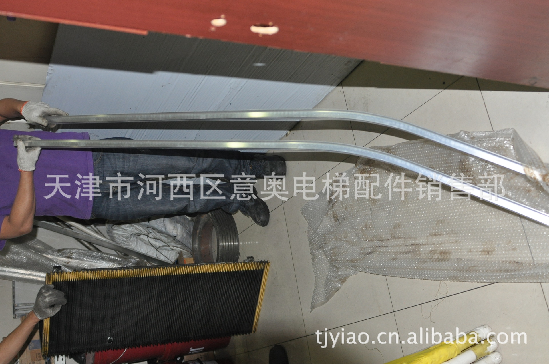电梯扶手带长度怎么算(电梯扶手带长度怎么算尺寸)